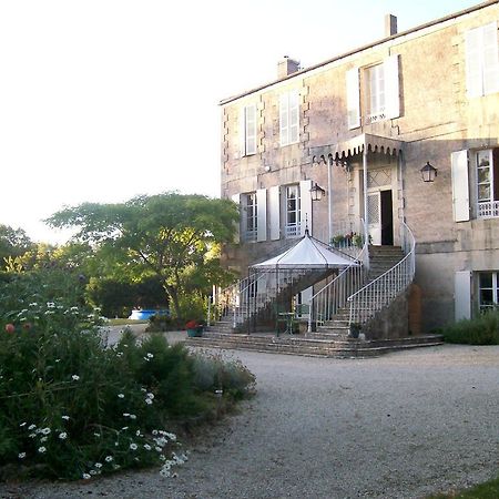 Manoir Angle Bed & Breakfast Blanzay-sur-Boutonne Exterior photo